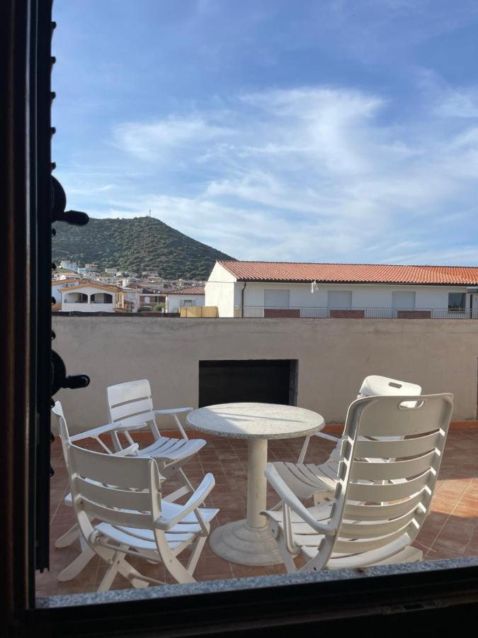 Apartamento La Casa Di Tonia La Caletta Exterior foto