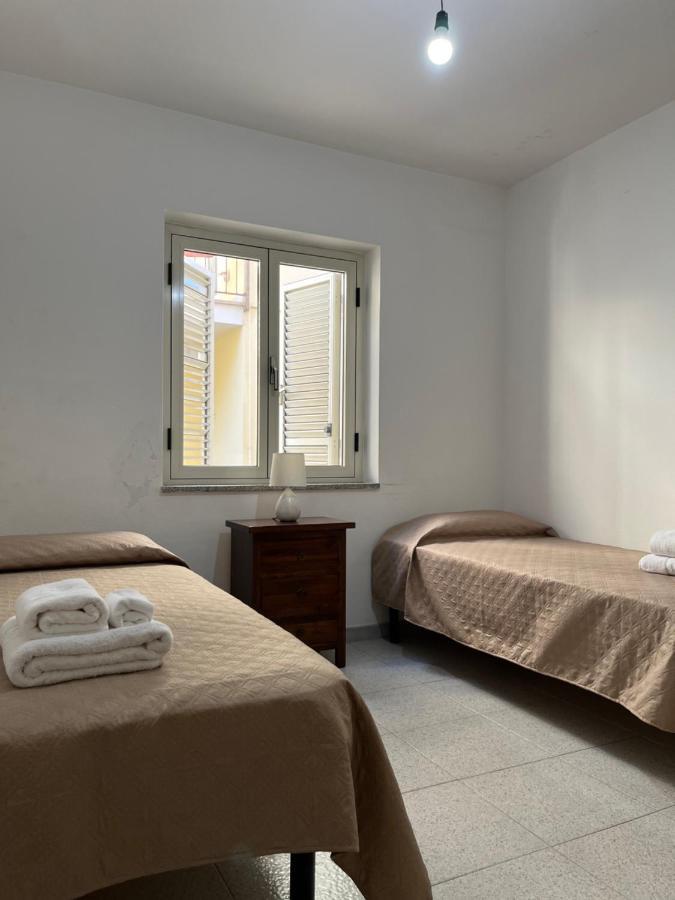 Apartamento La Casa Di Tonia La Caletta Exterior foto