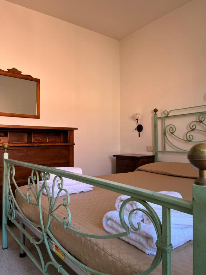 Apartamento La Casa Di Tonia La Caletta Exterior foto